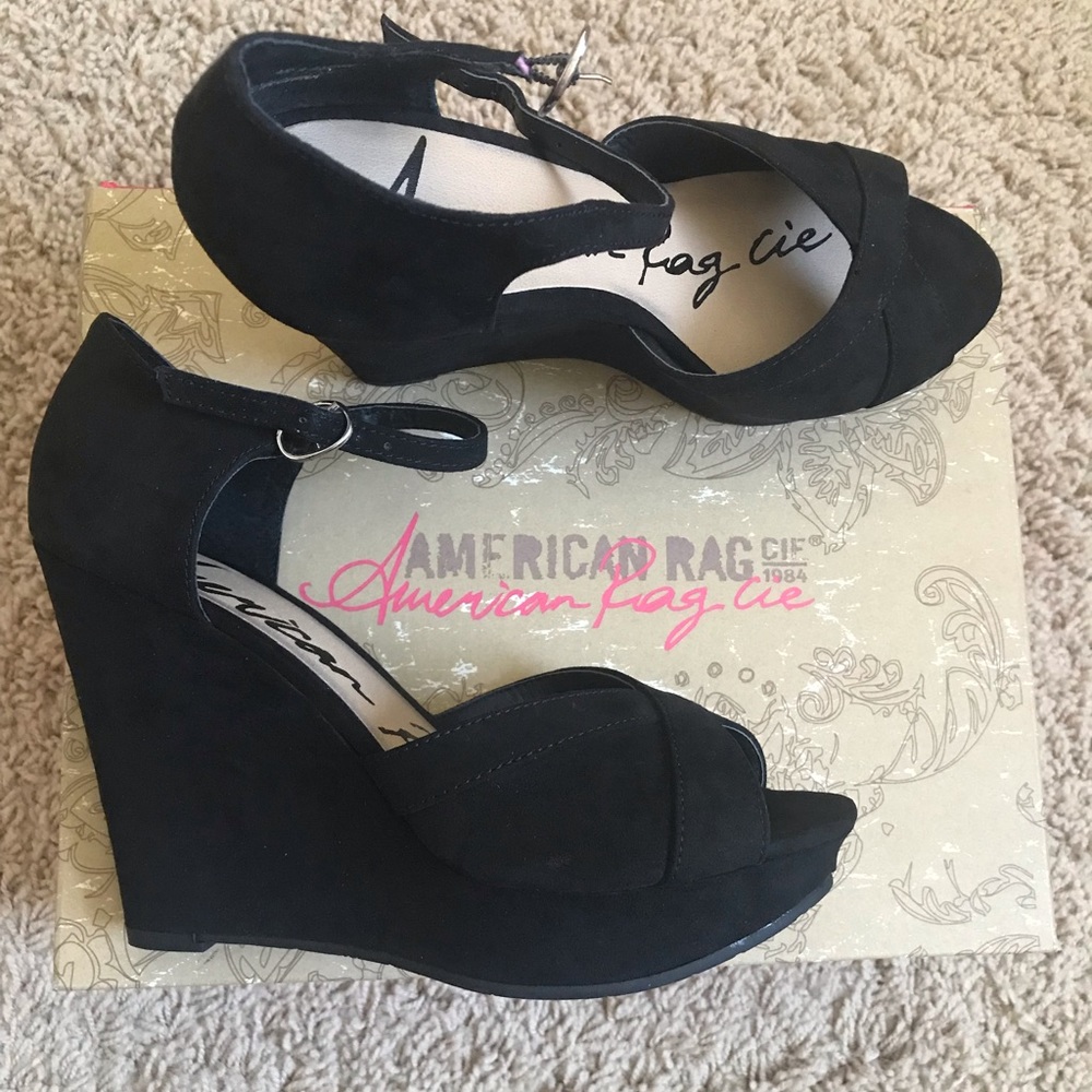 Platform heeled sandals